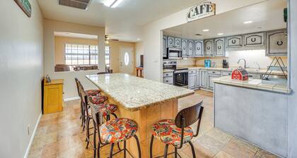 Near Golfing & Green Spaces: Florence Family Home!