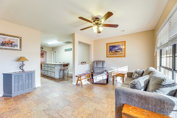 House (3 Bedrooms) | Interior