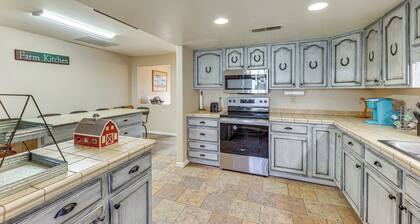 Near Golfing & Green Spaces: Florence Family Home!