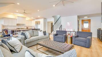 House (5 Bedrooms) | Interior