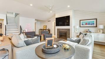 House (5 Bedrooms) | Interior