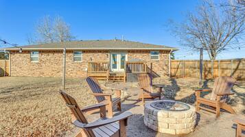 House (5 Bedrooms) | Front of property