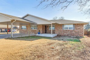 House (5 Bedrooms) | Interior - 4 Mi to Dtwn Guthrie: Family Home w/ Fire Pit! (Guthrie)