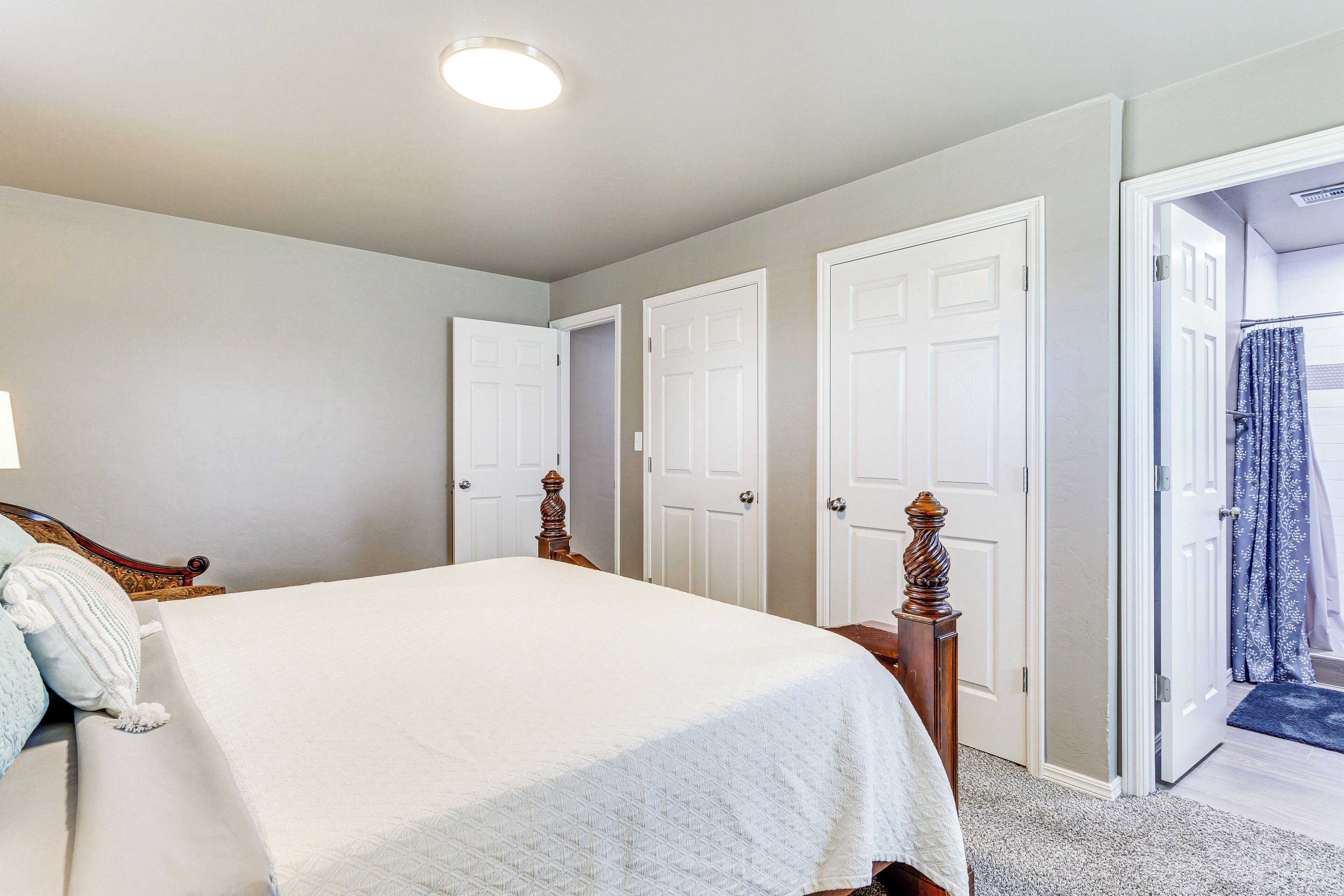 House (5 Bedrooms) | Interior