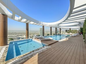 Apartment | 1 bedroom, Internet - High-end Studio With Rooftop Pool and gym (Dubai)