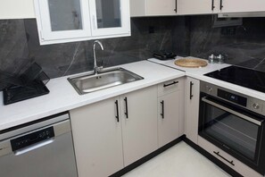 Private kitchen - Cozy 1 Bd Getaway Apt in Lively Kipseli (Athens)