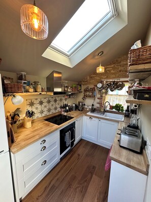 Geladeira, fogão, cooktop, lava-louças