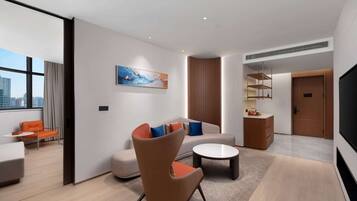 Deluxe Suite, 1 King Bed, Non Smoking, City View