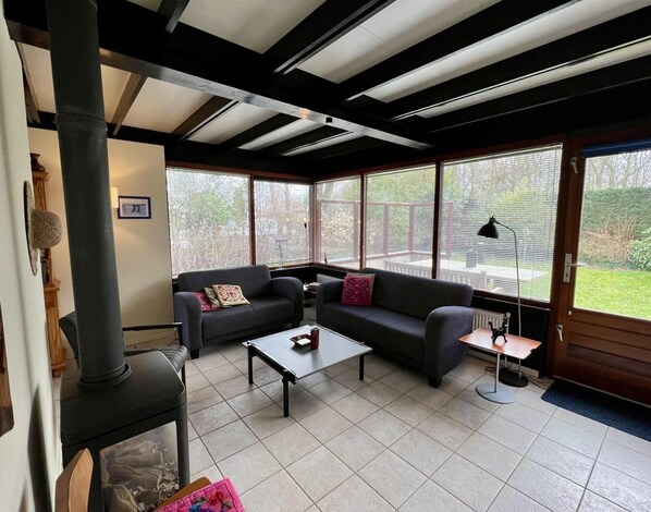 Living room - Bungalow for 4 People in Wildrijk (Sint Maartensvlotbrug)