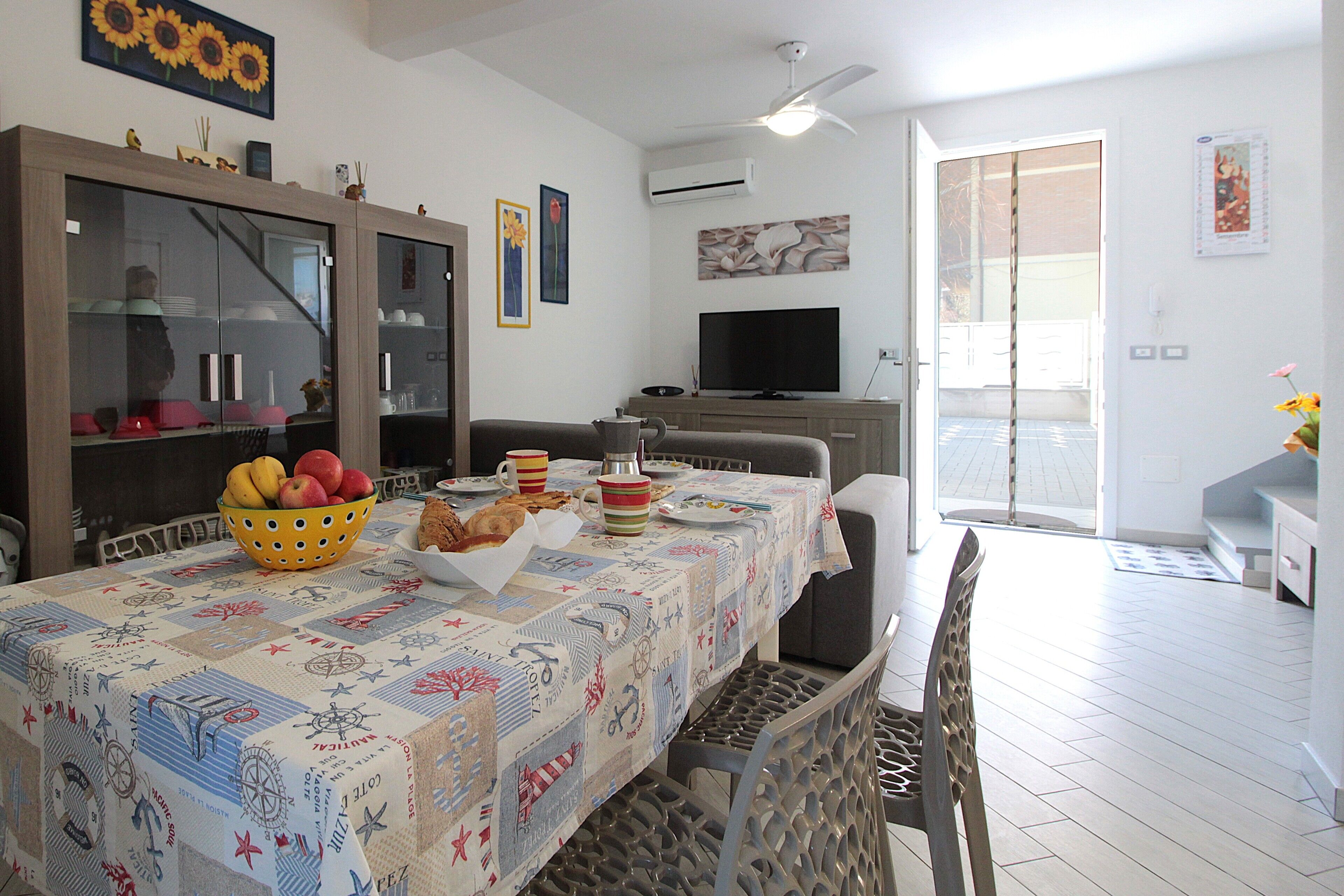 House, Balcony, Garden View | Private kitchen | Fridge, microwave, oven, stovetop