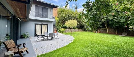 Villa | Outdoor dining