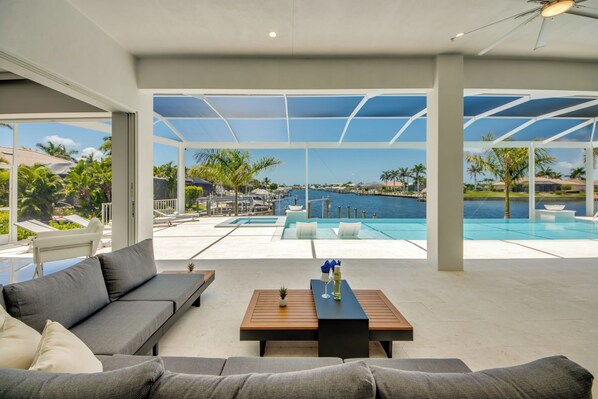 Piscina all'aperto, una piscina riscaldata