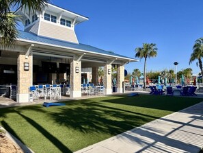 Outdoor dining - Fabulous 5bd Family Townhome With Splash Pool-726g 5 Bedroom Townhouse (Davenport)
