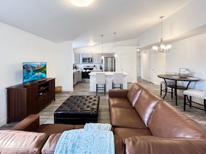 Casa, 3 quartos | Área de estar | Smart TV