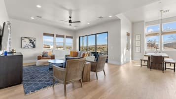 Apartment, 3 Schlafzimmer | Wohnbereich | Smart-TV