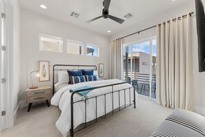 Appart'hôtel, 3 chambres | 3 chambres, bureau, espace de travail pour ordinateur portable