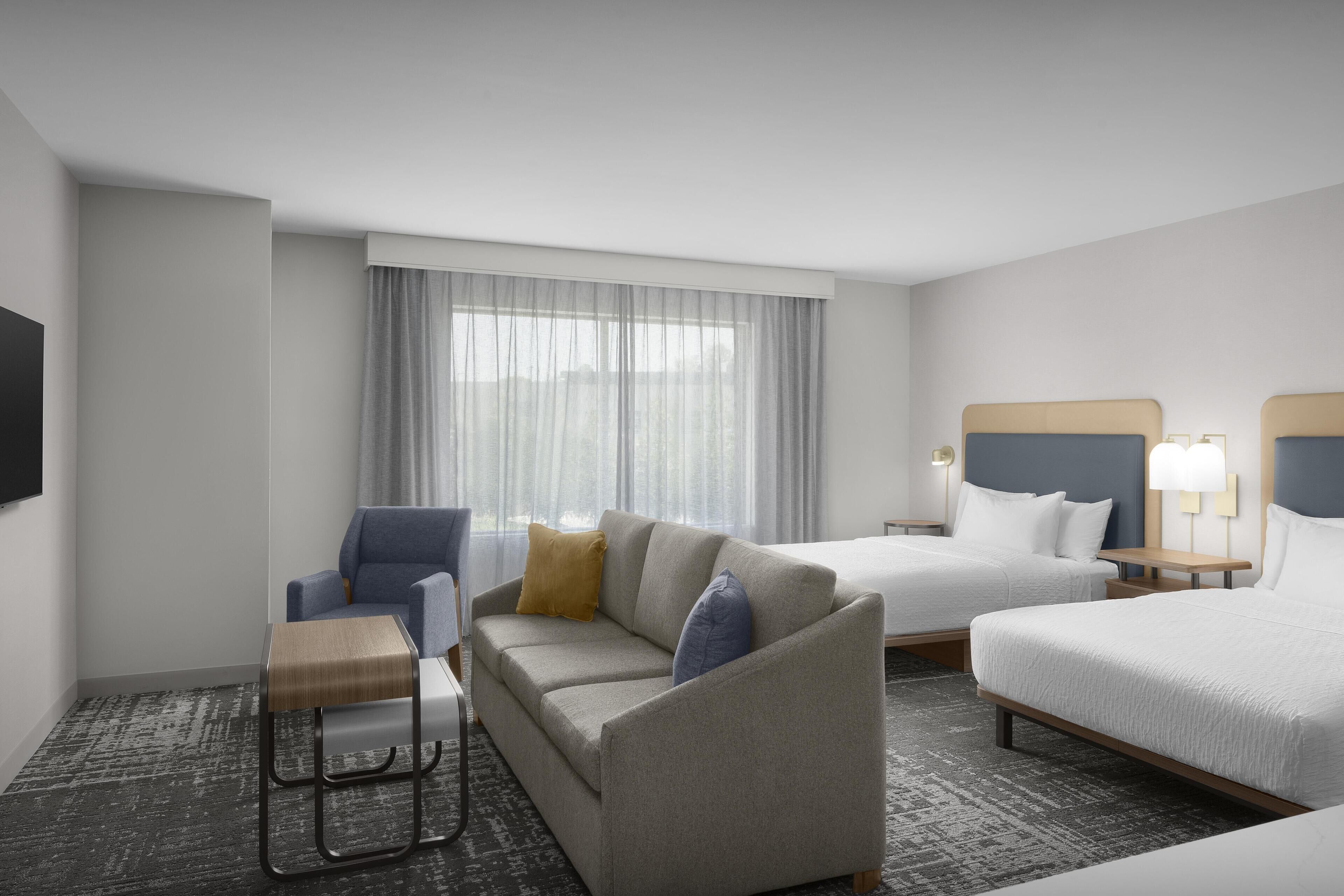 Studio Suite, 2 Queen Beds, Accessible (Roll-In Shower) | Living area