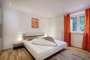 2 chambres, lit parapluie, Wi-Fi gratuit, draps fournis