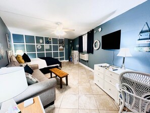Desk, iron/ironing board, WiFi, bed sheets