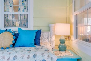 4 chambres, fer et planche à repasser, accès au Wi-Fi (inclus)
