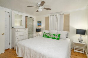 4 bedrooms, iron/ironing board, free WiFi, bed sheets