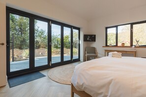 3 dormitorios, tabla de planchar con plancha, wifi gratis y ropa de cama