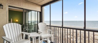 Stylish 2 BR 2 BA Beachfront Unit with Amazing Ocean Views