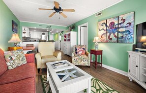 TV - Stylish 2 BR 2 BA Beachfront Unit with Amazing Ocean Views (Ocean City)