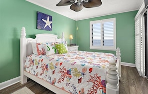 2 bedrooms, iron/ironing board, free WiFi, bed sheets - Stylish 2 BR 2 BA Beachfront Unit with Amazing Ocean Views (Ocean City)