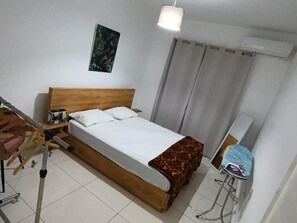 3 室のベッドルーム、アイロン / アイロン台、WiFi、ベッドシーツ