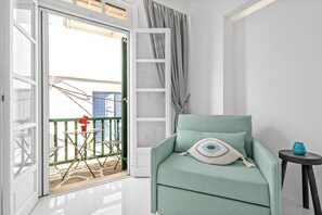 Living area - Heart of Mykonos Suites (Mykonos)