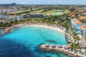Beach nearby, sun-loungers, beach towels