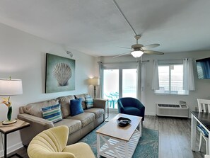 Smart TV - 1BD/1BA Gulf-Front Condo w. Hallway Bunk, Beachfront Pool, Gym + More (Perdido Key)