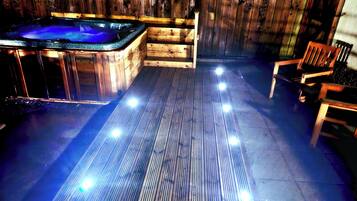 Nhà | Bồn tắm spa ngoài trời