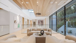 บ้านพักลักซ์ชัวรี่, หลายเตียง, ใช้สระว่ายน้ำได้, วิวภูเขา (Hutton Modern) | ล็อบบี้