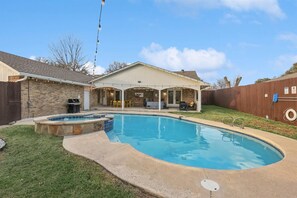 Pool - Best of Desoto 4BR,3BA with Pool, HotTub, Cinema (DeSoto)