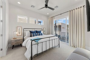 3 bedrooms, desk, iron/ironing board, internet