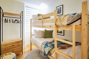 4 bedrooms, desk, iron/ironing board, travel crib - Host & Stay | Hovera Cottage (Windermere)