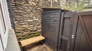 Property grounds - Host & Stay | Hovera Cottage (Windermere)