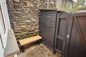 Property grounds - Host & Stay | Hovera Cottage (Windermere)