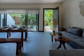 Interior - Villa in Tulum with Private Pool and Jacuzzi (Tulum)