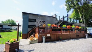 Property grounds - Sherkston Rooftop Retreat (Port Colborne)