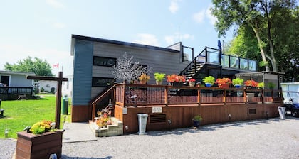 Sherkston Rooftop Retreat