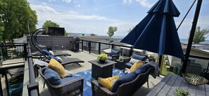 Terrace/patio - Sherkston Rooftop Retreat (Port Colborne)