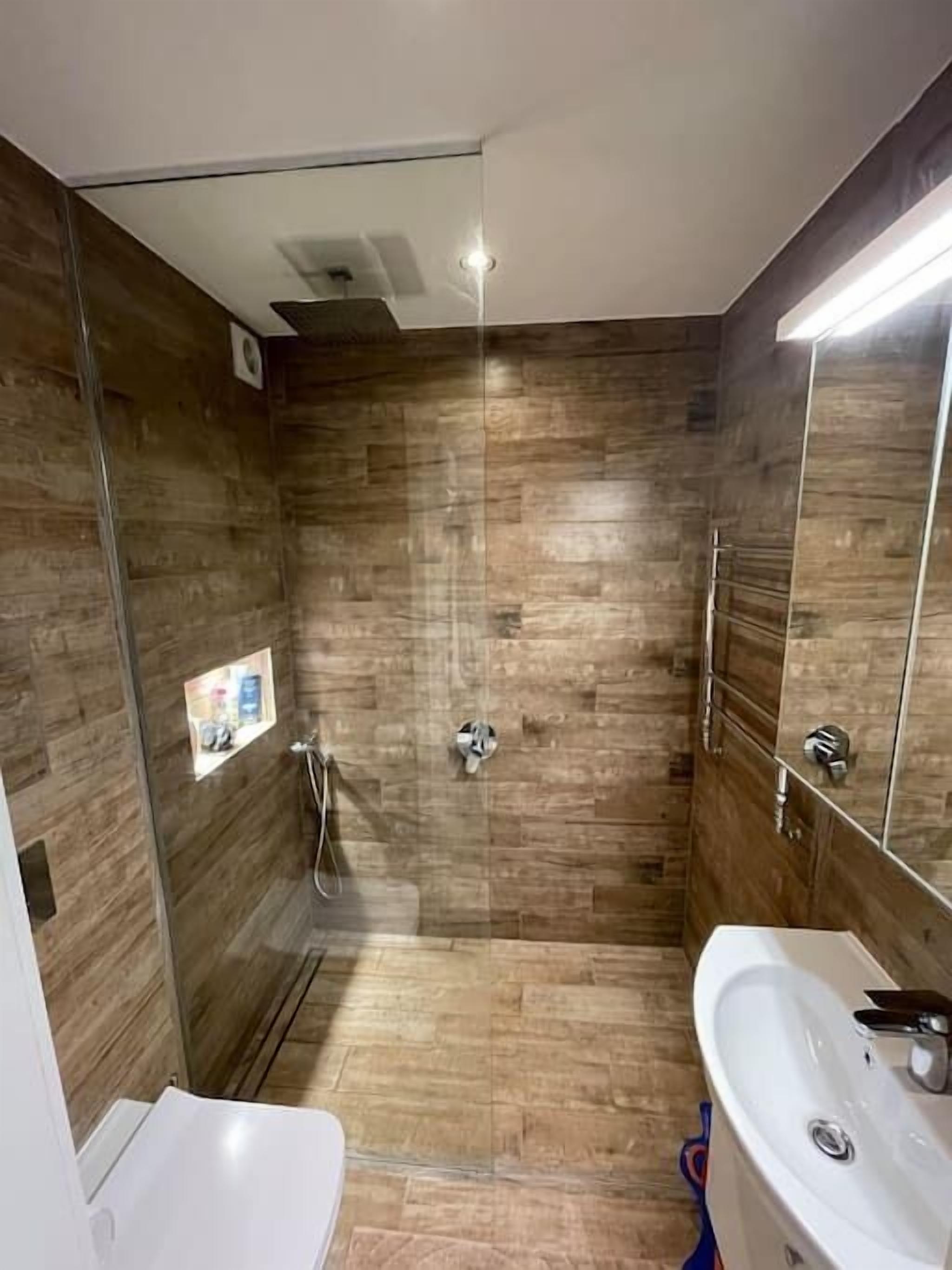 Hair dryer, towels, toilet paper