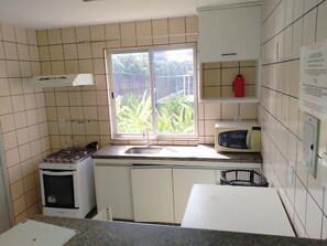 Basic Apartment | Private kitchen