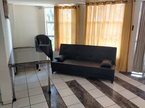 Basic Apartment | Living area