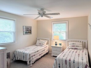 3 bedrooms, iron/ironing board, WiFi (free)