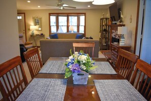 TV - Lovely north side home, only a short drive to Corporation Beach. (South Dennis)