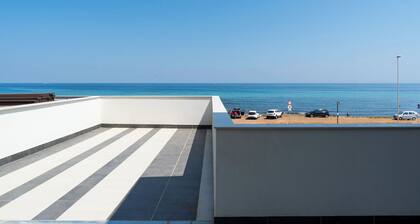 Lolita's Beachfront Loft